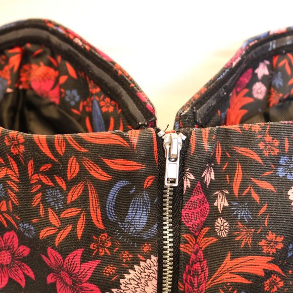 Floral Tropical Patterned Strapless Romper - Picture 4 of 16